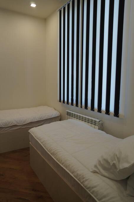 Lovely, Newly Remodeled Apartment In Yerevan! Bagian luar foto
